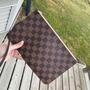 Louis Vuitton Neverfull Pochette